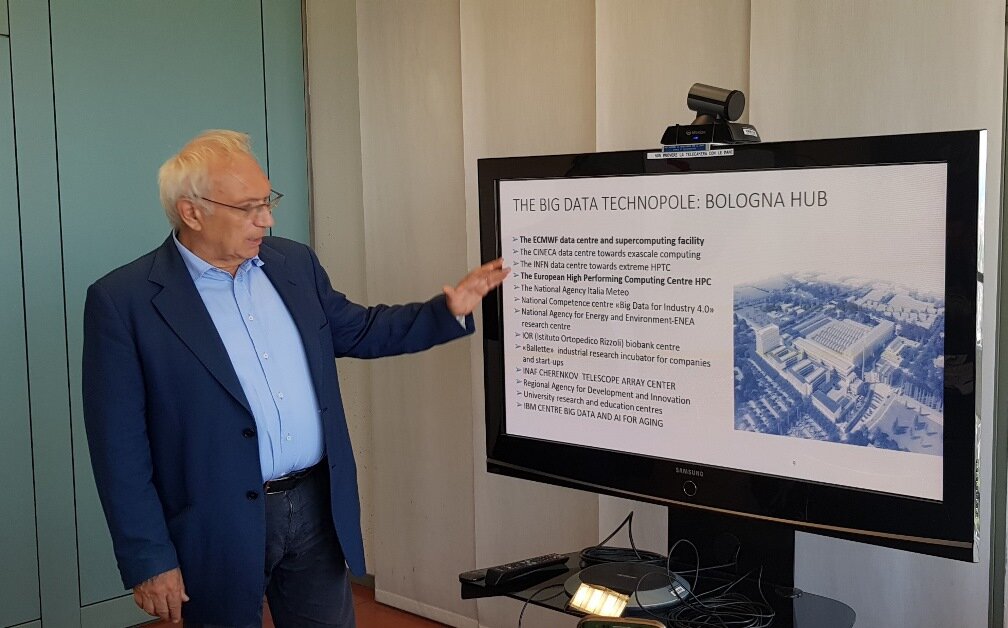 assessore Bianchi conferenza stampa Giappone2