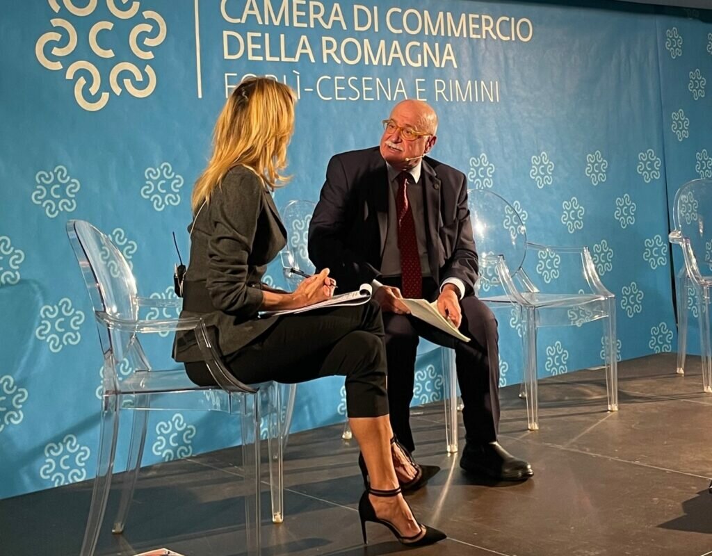 Il Presidente Zambianchi intervistato dalla giornalista Branchetti nel corso della presentazione del Rapporto sull'economia della Romagna